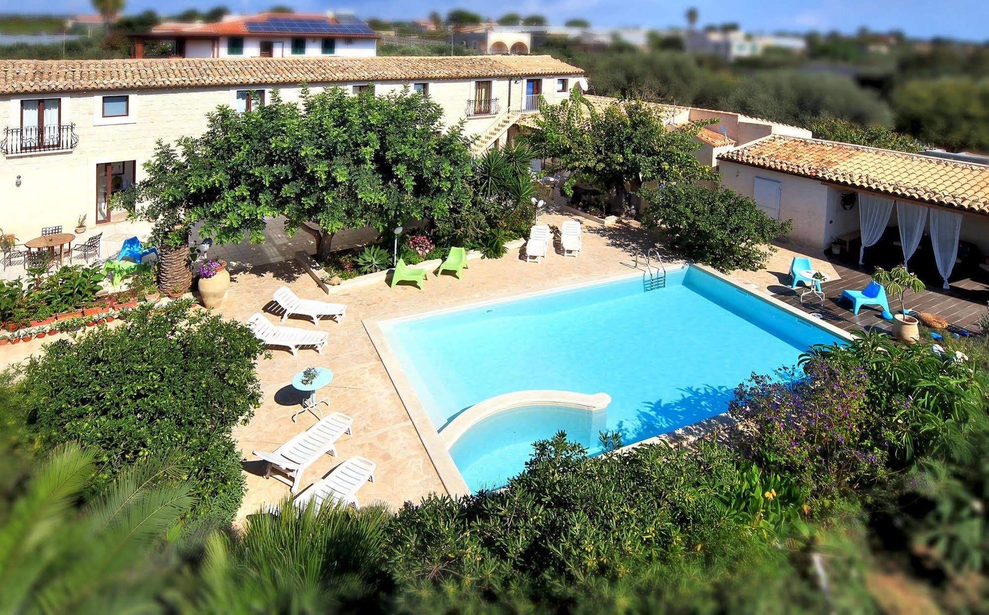 Villa U Marchisi B&B Шиклі Екстер'єр фото